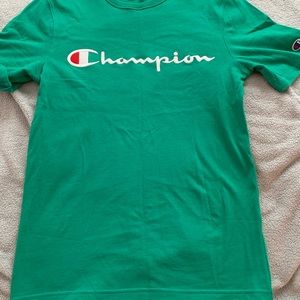 Champion tee New size S